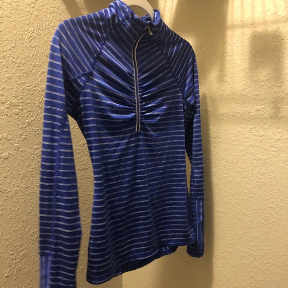 Reflective Striped Long Sleeve Sports Top - Picture 2 of 6